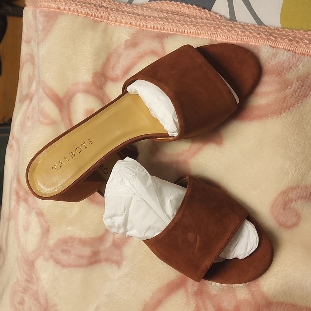 New Talbots Sandals